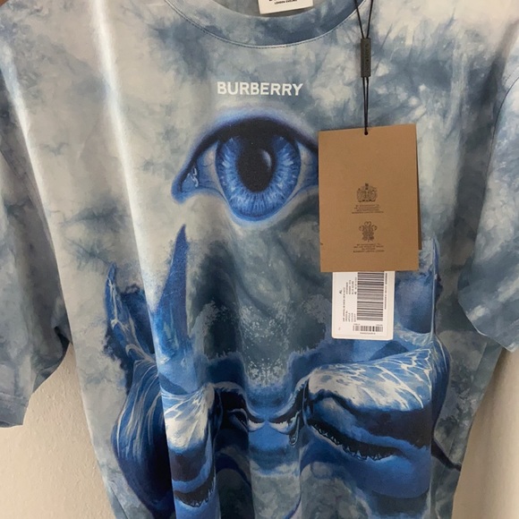 Burberry shark print cotton oversized tshirt - Picture 3 of 5